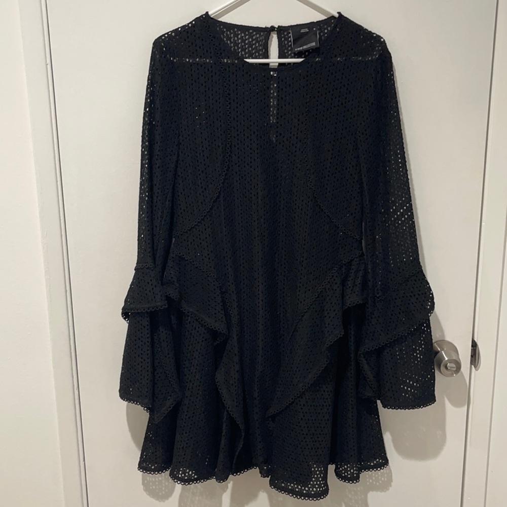 Holiday party dress! Black long-sleeved cocktail dress size M